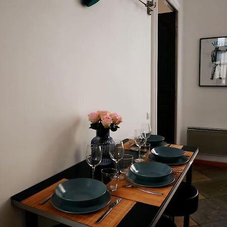 Appartement P2 De Charme - Centre-Ville นีมส์ ภายนอก รูปภาพ
