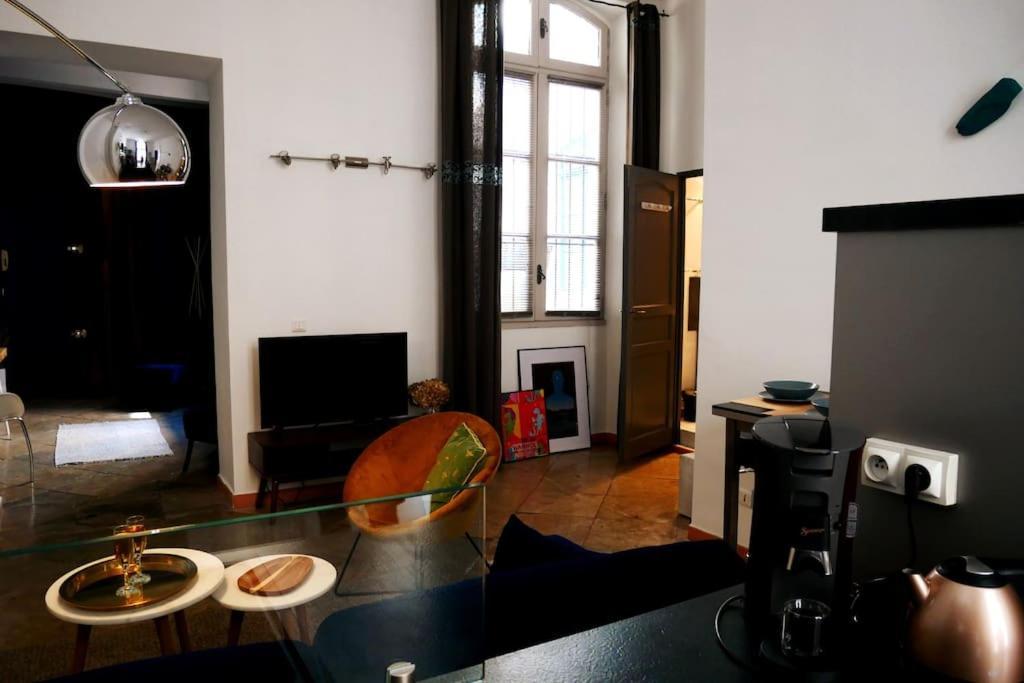 Appartement P2 De Charme - Centre-Ville นีมส์ ภายนอก รูปภาพ