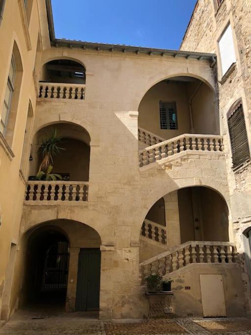 Appartement P2 De Charme - Centre-Ville นีมส์ ภายนอก รูปภาพ