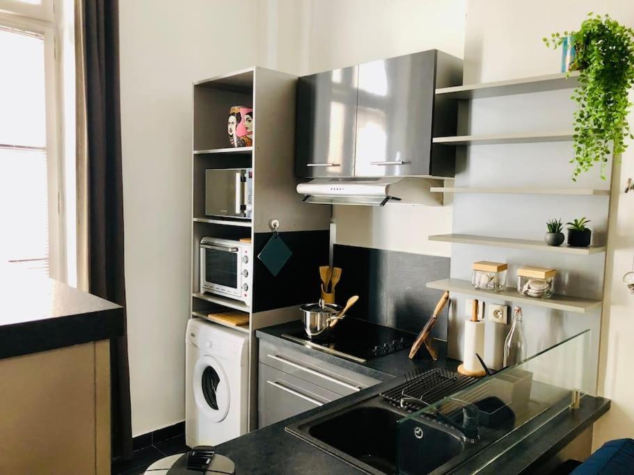 Appartement P2 De Charme - Centre-Ville นีมส์ ภายนอก รูปภาพ