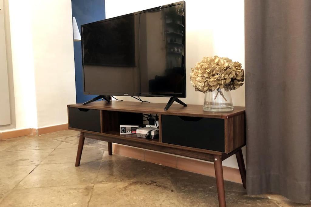 Appartement P2 De Charme - Centre-Ville นีมส์ ภายนอก รูปภาพ