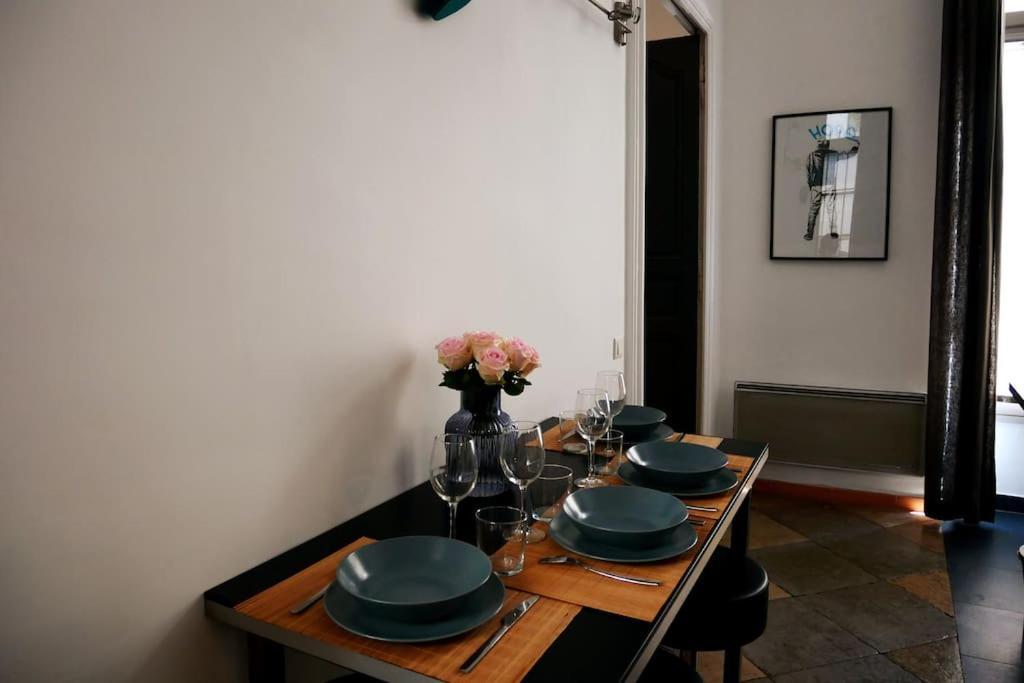 Appartement P2 De Charme - Centre-Ville นีมส์ ภายนอก รูปภาพ